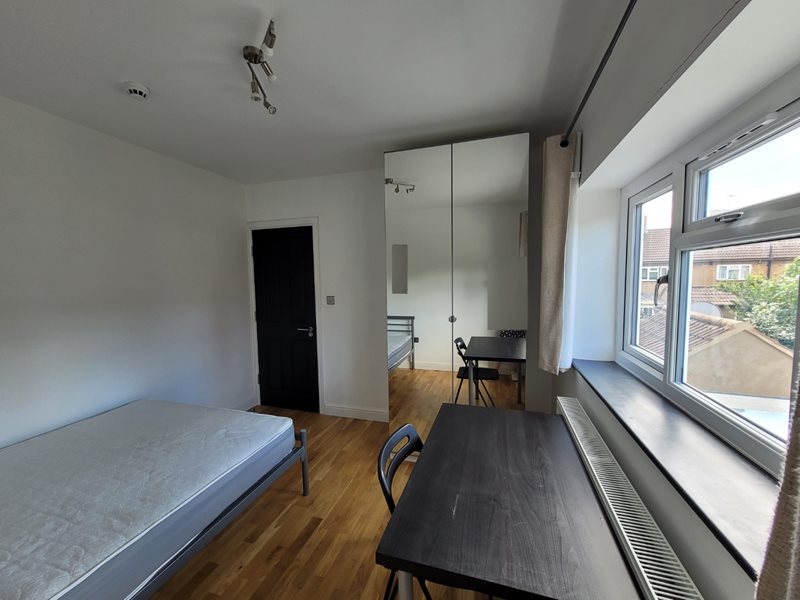 Milton Court Road, London, SE14