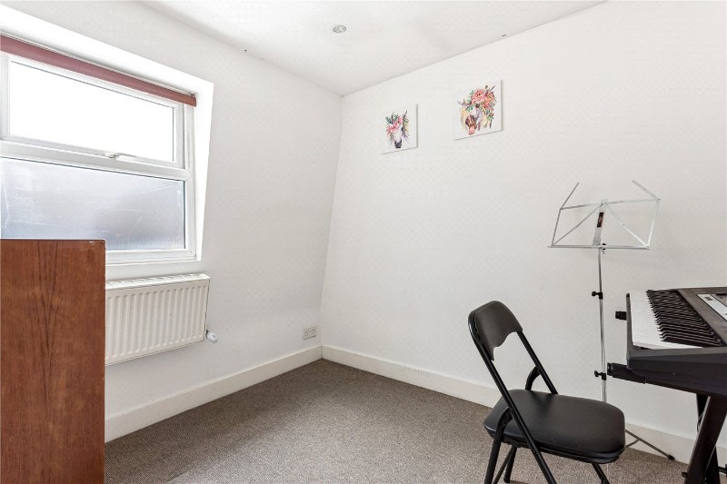 Graveney Road, London, SW17