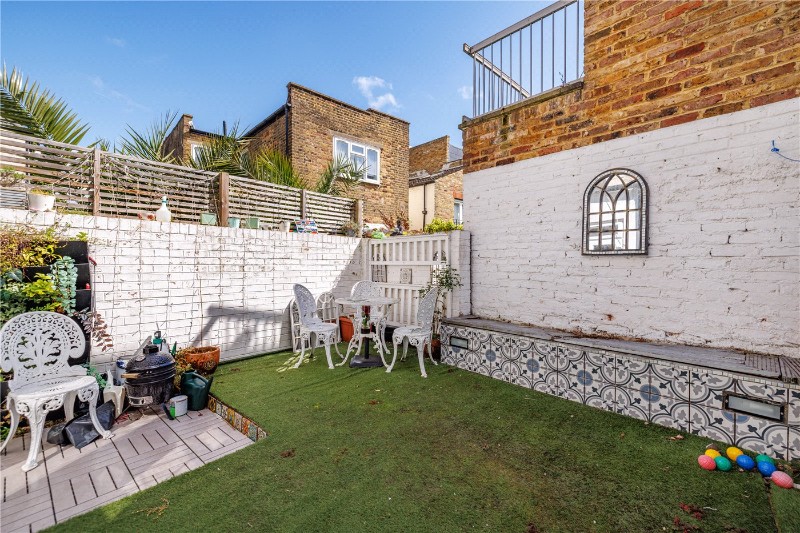Crabtree Lane, London, SW6