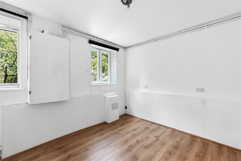 Warwick Grove, London, E5