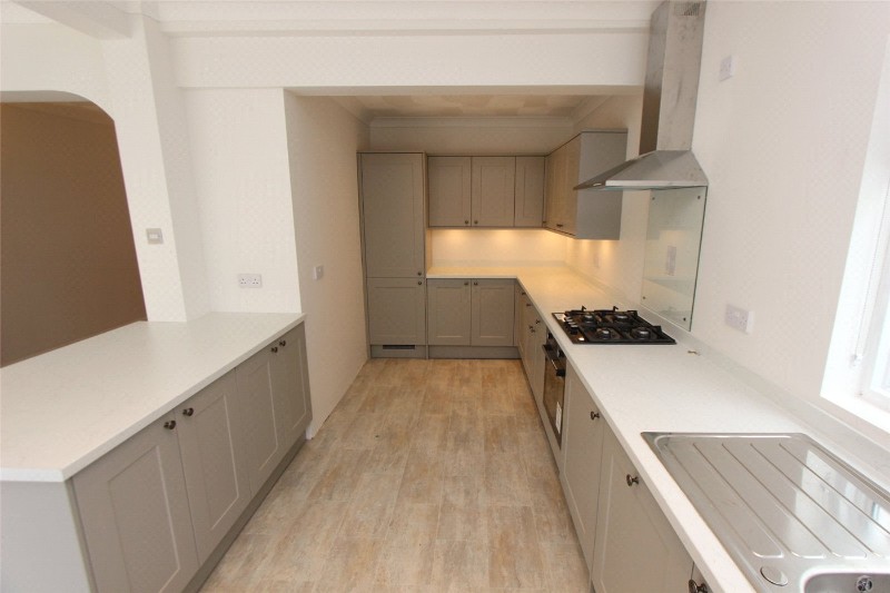 Beach Avenue, Leigh-on-Sea, SS9