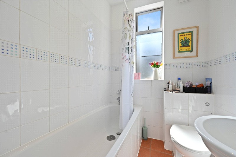 Oaklands Grove, London, W12