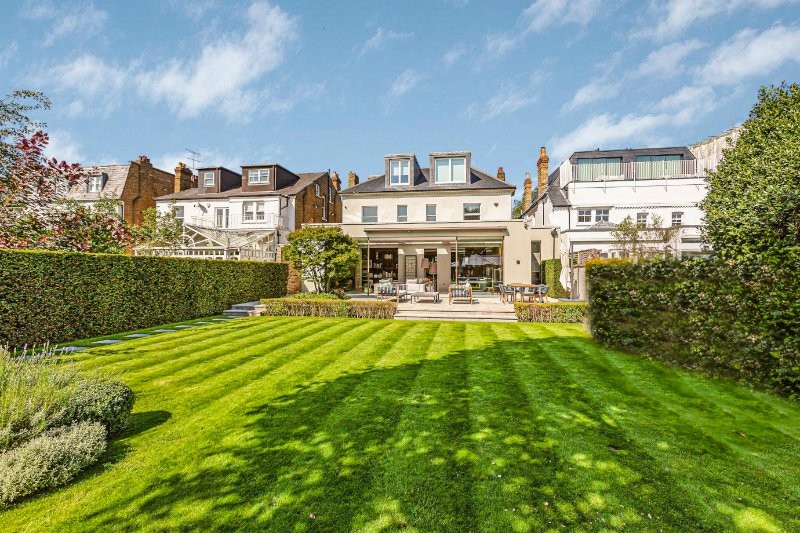 Castelnau, Barnes, London, SW13