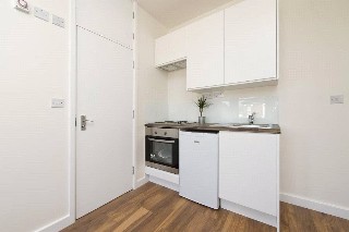 Bloemfontein Road, London, W12