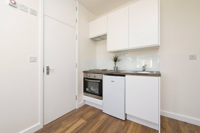 Bloemfontein Road, London, W12