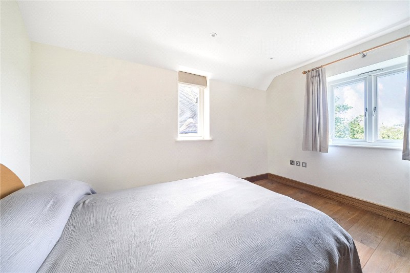 East Bridge Close, Tilford, Farnham, Surrey, GU10