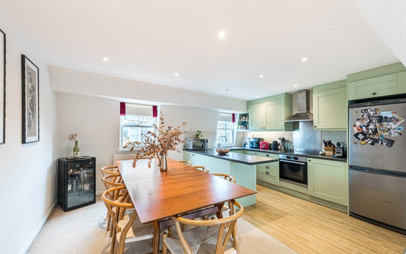 Moreton Terrace, London, SW1V