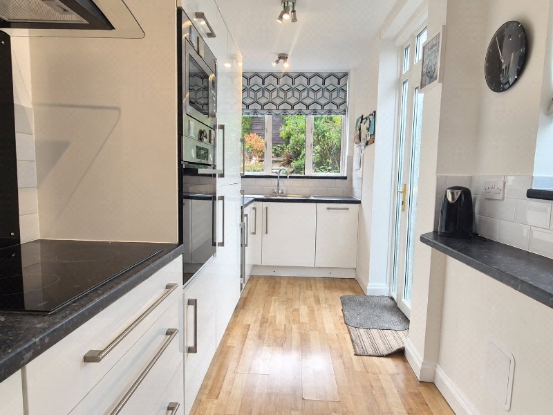 East Walk, East Barnet, EN4