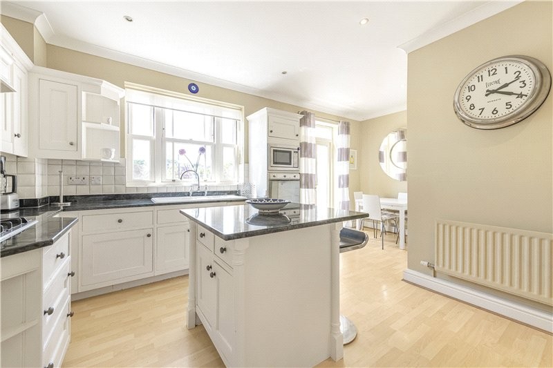 Devereux Lane, Barnes, London, SW13