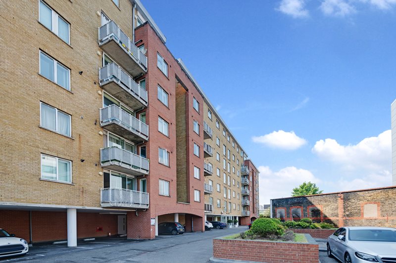 North Bank, St John&#39;s Wood, London, NW8