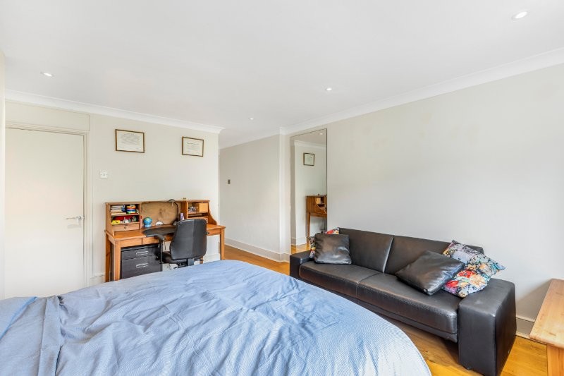 Castelnau, Barnes, London, SW13