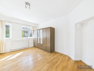 Chiltern Drive, Surbiton, KT5
