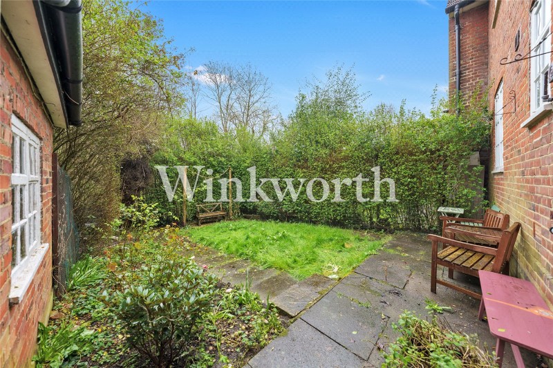 Addison Way, London, NW11