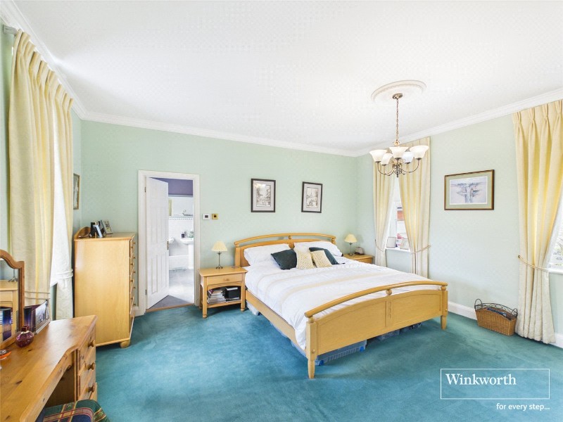 Wayland Close, Bradfield, Reading, Berkshire, RG7