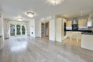 Blue Dragon Yard, Beaconsfield, Buckinghamshire, HP9