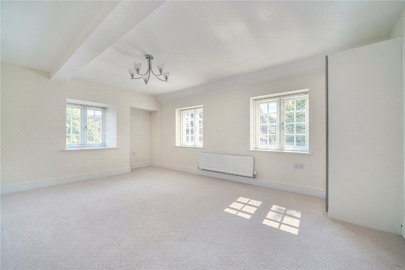 Burnham Square, Upper Froyle, Alton, Hampshire, GU34