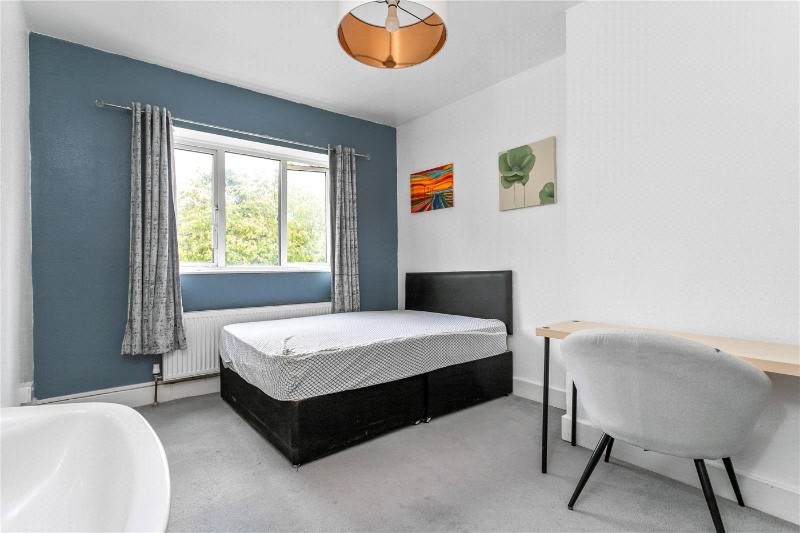 Hainault Road, London, E11
