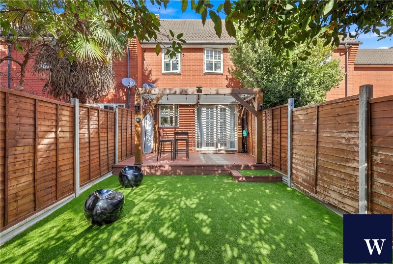 Honiton Gardens, Mill Hill East, London, NW7