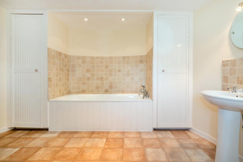 Greenvale Oast, Browns Lane, Cross In Hand, East Sussex, TN21