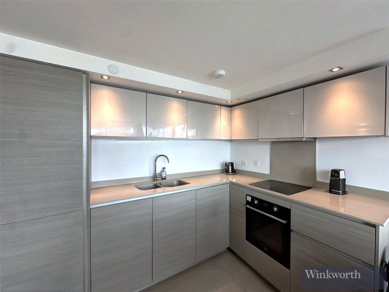 Station Road, Edgware, HA8