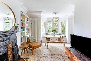 Larkhall Rise, London, SW4
