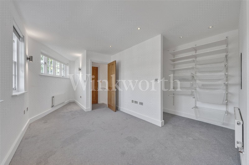 Golders Green Road, London, NW11