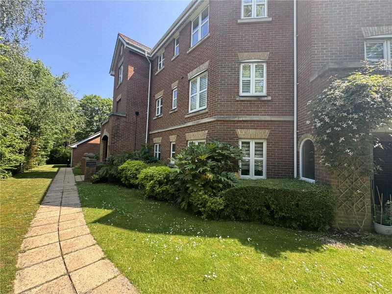 Hillcroft Close, Lymington, Hampshire, SO41