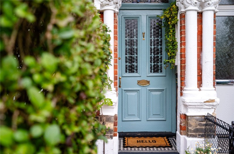 Holmewood Gardens, London, SW2