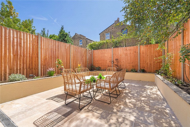East Dulwich Grove, London, SE22