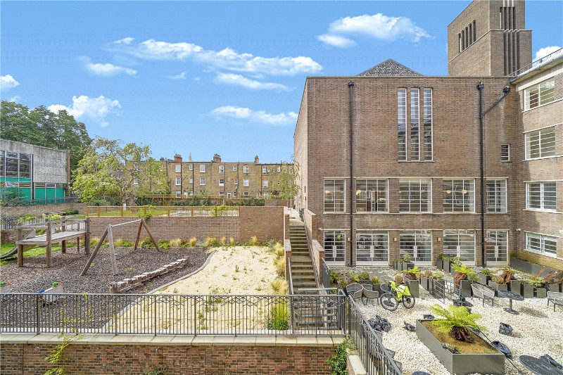 Farnfield Close, London, N8