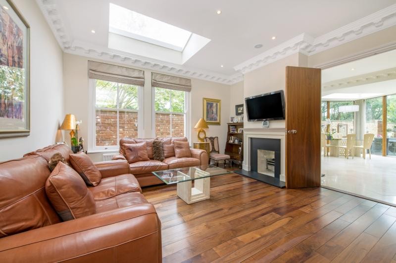 Madrid Road, Barnes, London, SW13