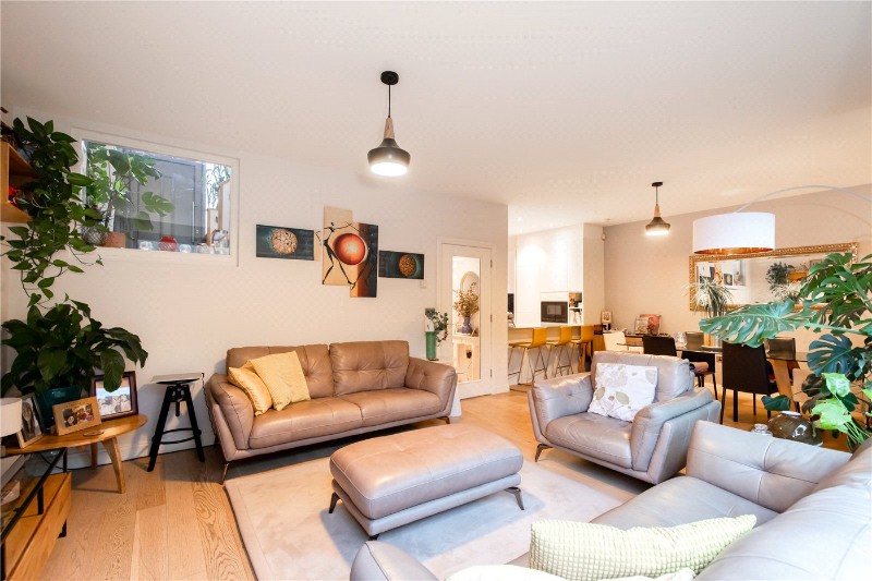 Halford Place, London, W7