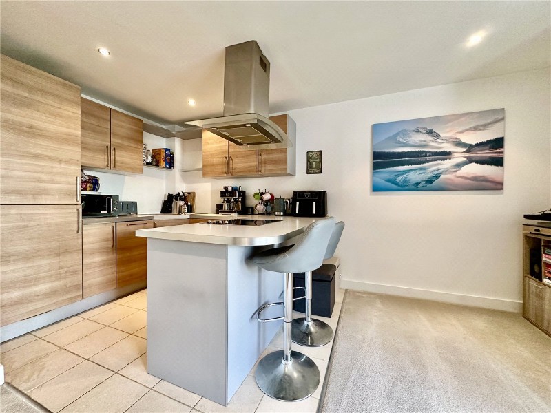 Le Petit Manoir, 70 Lansdowne Road, Bournemouth, Dorset, BH1