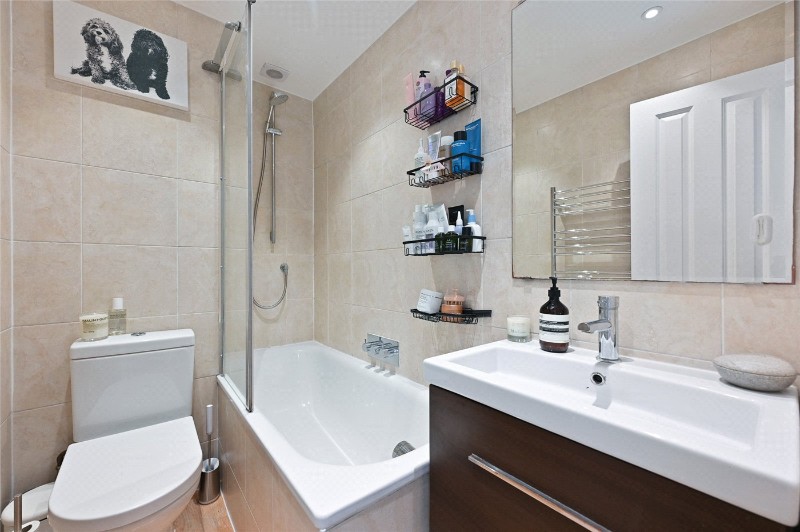 Askew Crescent, London, W12