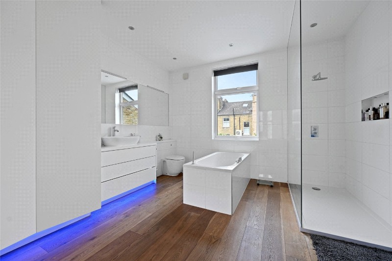 Warbeck Road, London, W12