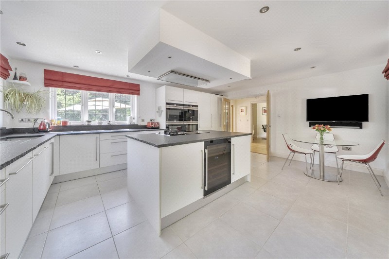 Moor Park Way, Farnham, Surrey, GU9