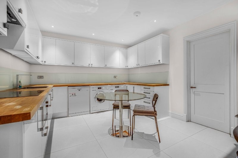 Castelnau, Barnes, London, SW13