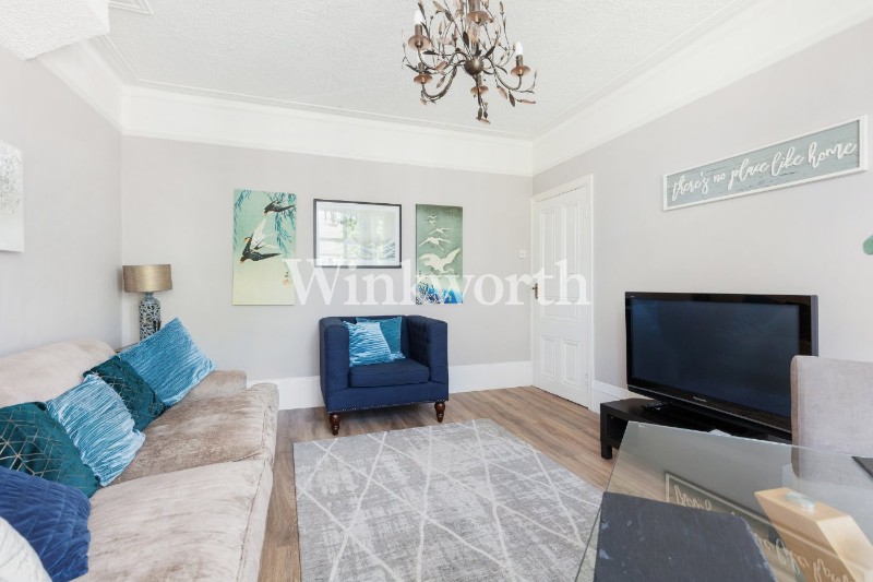 Caversham Avenue, London, N13
