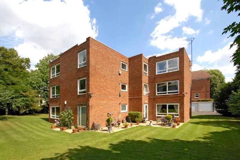 1 bedroom property for sale in Amberley Court, Lawn Road, Beckenham