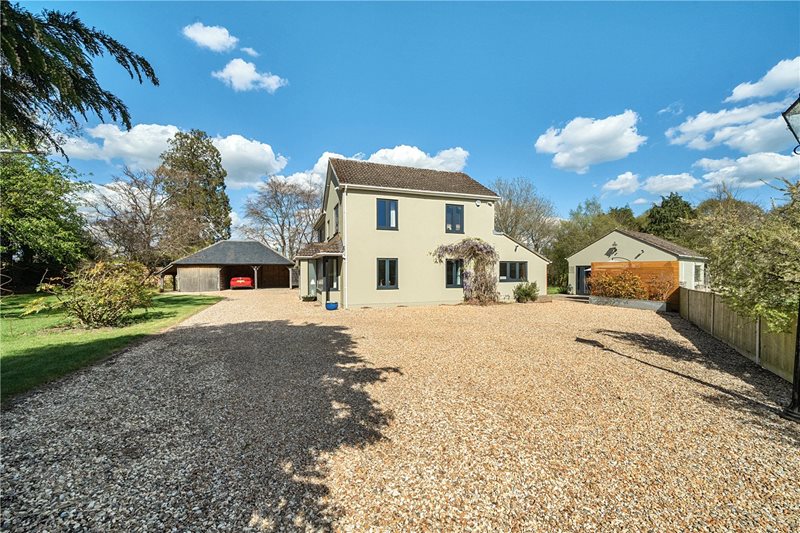 Farnham Road, Sleaford, Hampshire, GU35