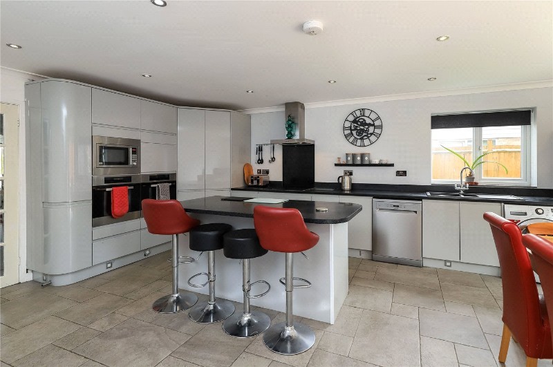 Crescent Close, Winchester, Hampshire, SO22