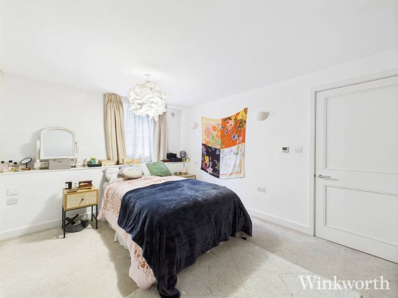 Gunnersbury Avenue, Ealing, London, UK, W5