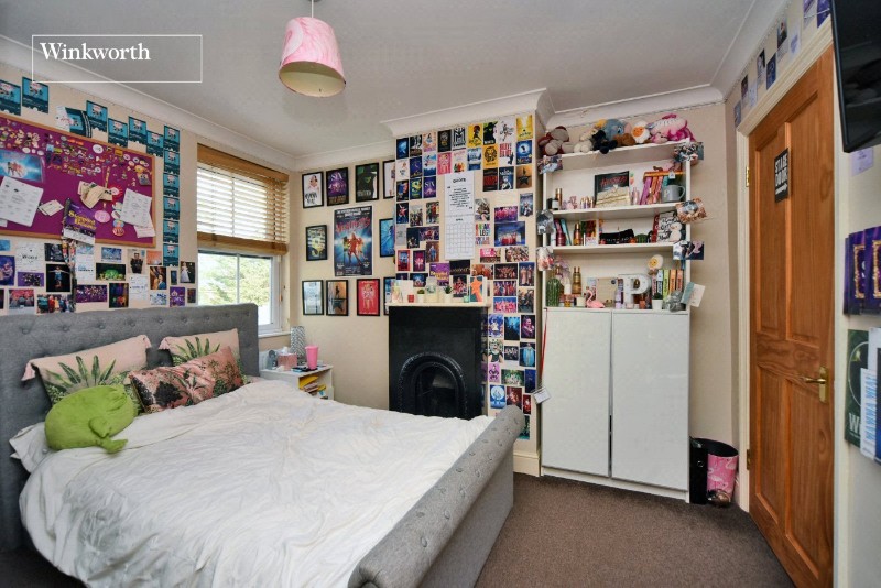 Clarkes Avenue, Worcester Park, KT4