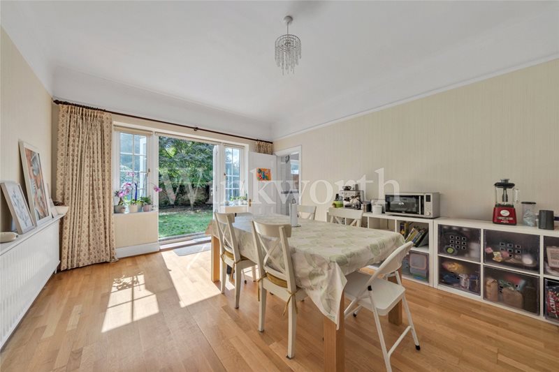 North End Road, London, NW11