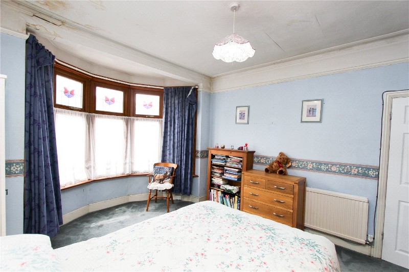 Oakleigh Park Drive, Leigh-on-Sea, Essex, SS9