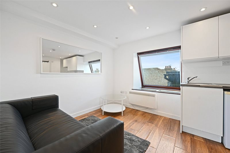 Bloemfontein Avenue, London, W12