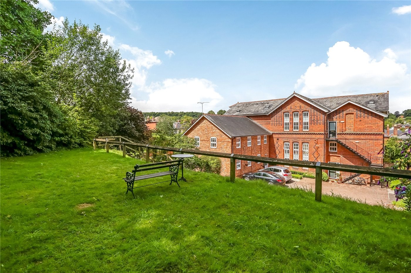 2 bedroom property for sale in Bankside House, Elm Road, Winchester