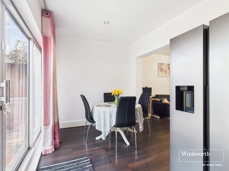 Manor Close, Kingsbury, London, NW9