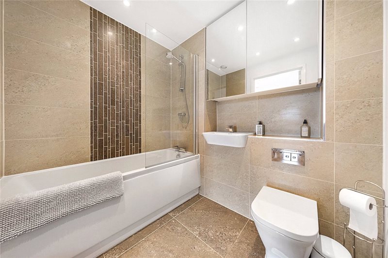 Baltic Avenue, Brentford, TW8