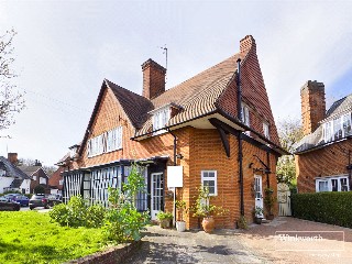 Goldsmith Lane, Roe Green Village, Kingsbury, London, NW9